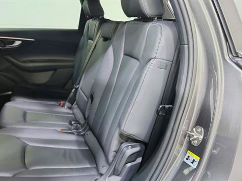 Used 2025 Audi Q7 3.0T Premium Plus AWD/4WD image 22