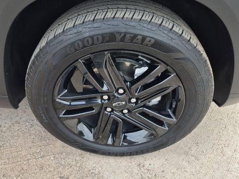 Used 2025 Chevrolet Trax ACTIV w/ Driver Confidence Package image 11