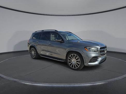 Used 2022 Mercedes-Benz GLS 580 4MATIC image 2