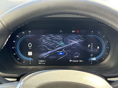 Used 2025 Volvo XC60 B5 Plus image 21