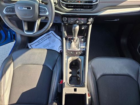 Used 2025 Jeep Compass Trailhawk AWD/4WD image 32