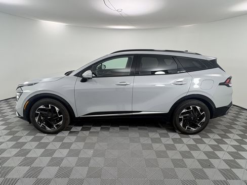Used 2023 Kia Sportage SX image 2