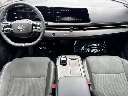 Used 2024 Nissan Ariya AWD image 12