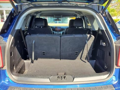 Used 2021 Ford Explorer XLT w/ Equipment Group 202A AWD/4WD image 9