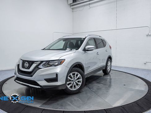 Used 2020 Nissan Rogue SV image 3