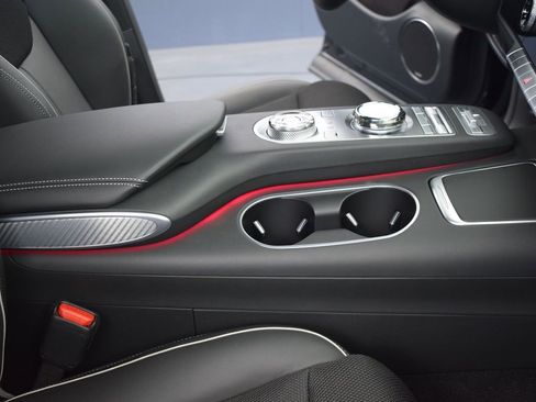 Used 2025 Genesis GV70 2.5T w/ Sport Prestige Package image 17