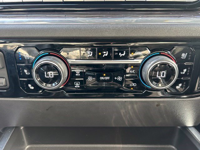 Used 2024 Chevrolet Silverado 1500 LTZ AWD/4WD image 32