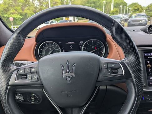 Used 2022 Maserati Levante GT AWD/4WD image 15
