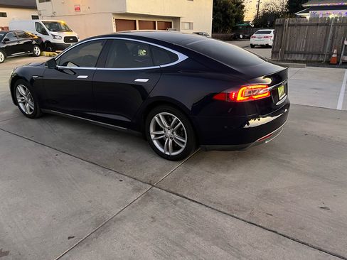Used 2014 Tesla Model S Base image 3
