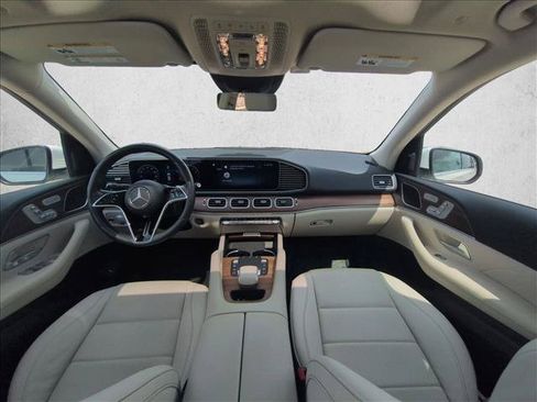 Used 2025 Mercedes-Benz GLE 350 4MATIC image 16