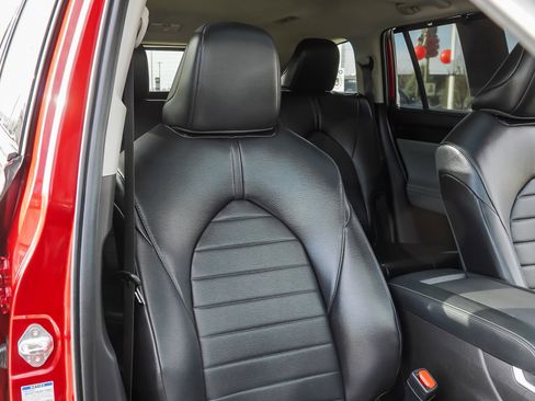 Used 2022 Toyota Highlander XLE image 26