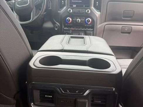 Used 2021 GMC Sierra 2500 Denali w/ Denali Black Diamond Edition AWD/4WD image 9