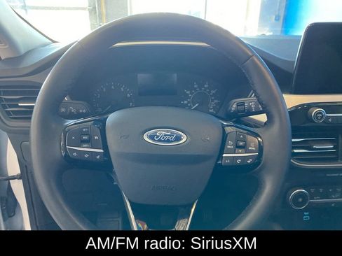 Used 2022 Ford Escape SE w/ Cold Weather Package AWD/4WD image 6