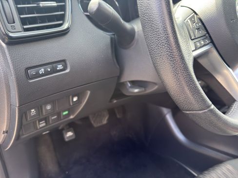 Used 2019 Nissan Rogue S w/ Special Edition Package AWD/4WD image 14