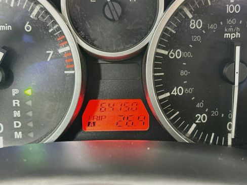 Used 2006 MAZDA MX-5 Miata Sport RWD image 18