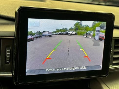 Used 2022 Ford Explorer XLT w/ Equipment Group 202A AWD/4WD image 33