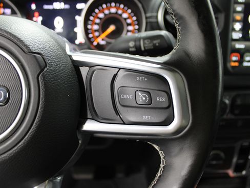 Used 2020 Jeep Gladiator Overland image 11