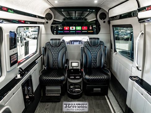 Used 2017 Mercedes-Benz Sprinter 2500 image 8