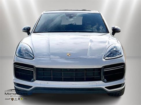Used 2020 Porsche Cayenne Turbo image 3