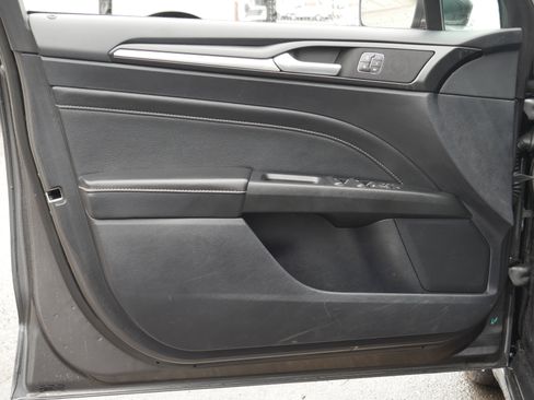 Used 2020 Ford Fusion Titanium image 28