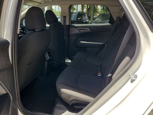 Used 2025 Kia Sportage LX FWD image 9