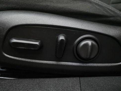 Used 2017 Chevrolet Malibu LT FWD image 29