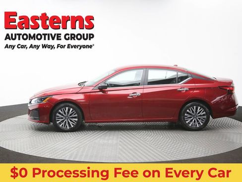 Used 2025 Nissan Altima 2.5 SV FWD image 59