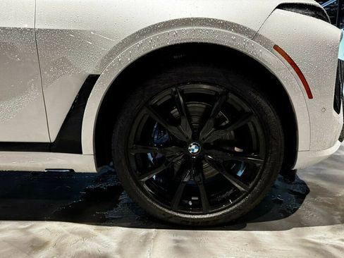 Used 2023 BMW X7 xDrive40i w/ M Sport Package AWD/4WD image 26