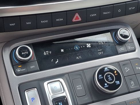 Used 2023 Hyundai Palisade Calligraphy image 18