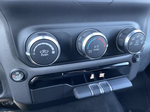Used 2021 RAM 1500 Big Horn AWD/4WD image 18