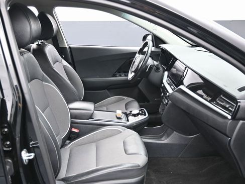 Used 2022 Kia Niro EX w/ Cold Weather Package image 33