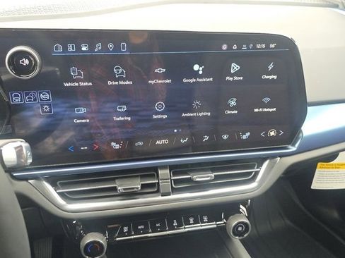 New 2026 Chevrolet Equinox EV LT FWD image 30
