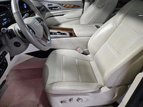Used 2021 Cadillac Escalade ESV Premium Luxury Platinum image 10