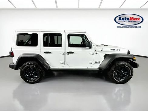 Used 2023 Jeep Wrangler Unlimited w/ Cold Weather Group AWD/4WD image 9