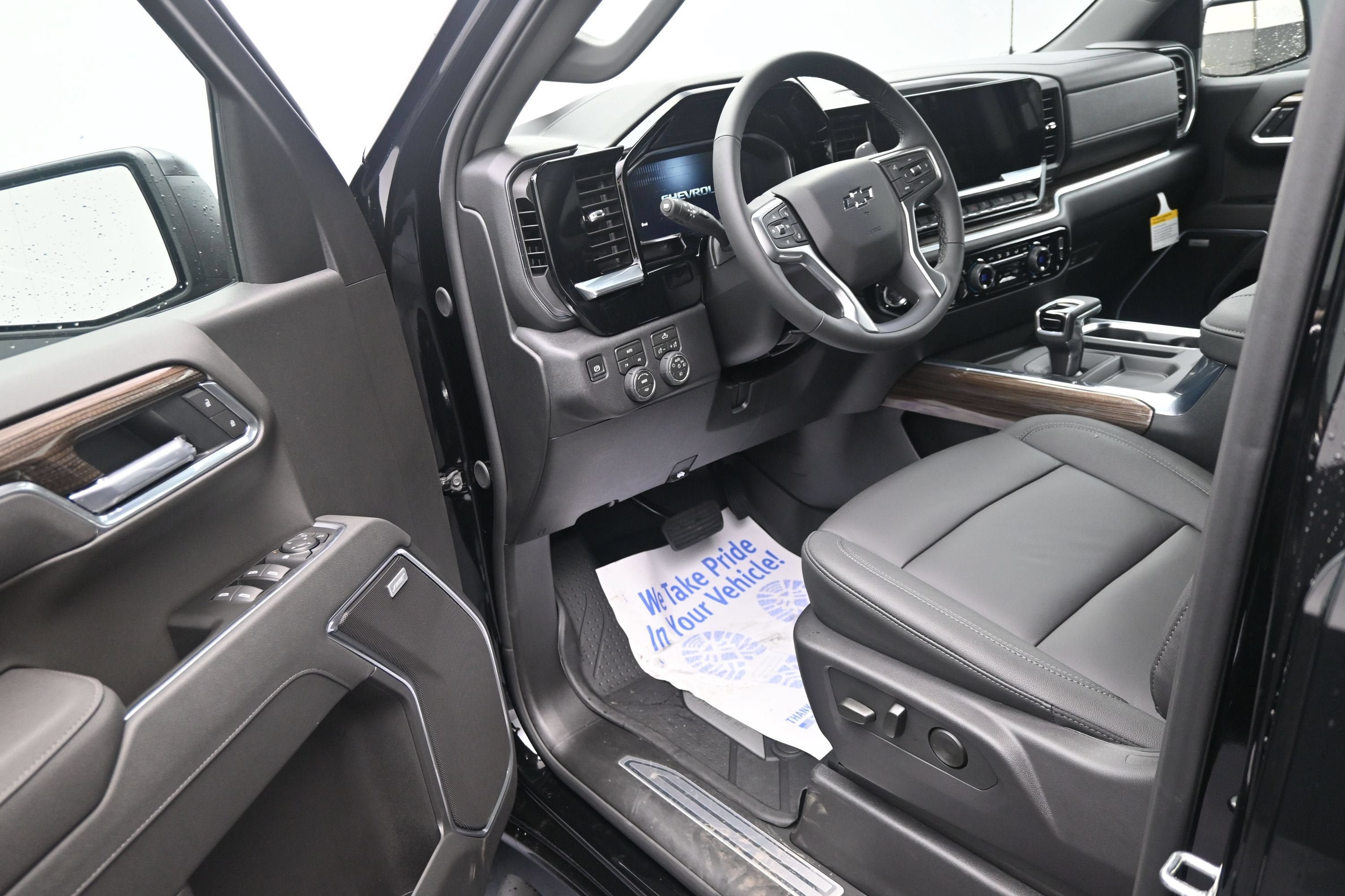 New 2026 Chevrolet Silverado 1500 RST AWD/4WD image 10