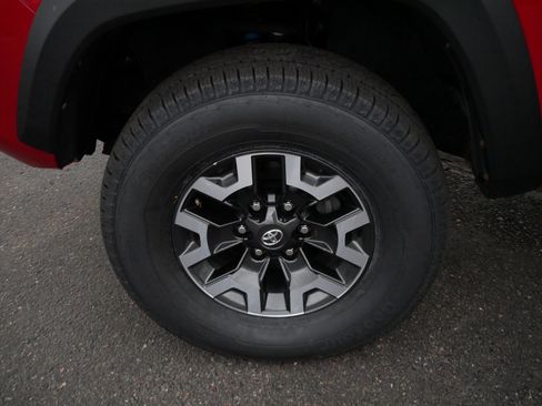 Certified 2021 Toyota Tacoma TRD Off-Road w/ Technology Package image 15