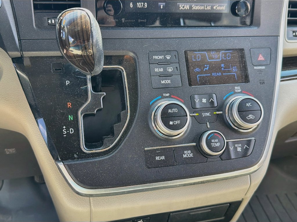 Used 2016 Toyota Sienna XLE FWD image 14
