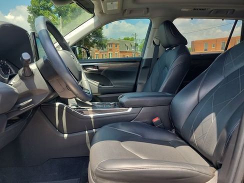 Used 2022 Toyota Highlander Platinum AWD/4WD image 23