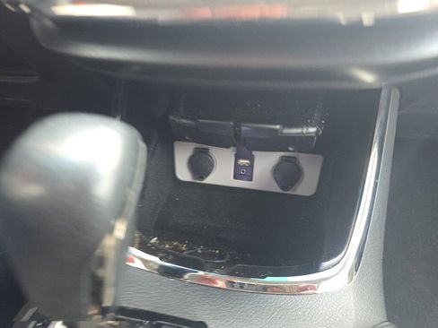 Used 2018 Toyota Avalon XLE image 25