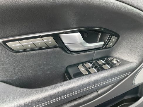 Used 2018 Land Rover Range Rover Evoque Landmark Edition image 12