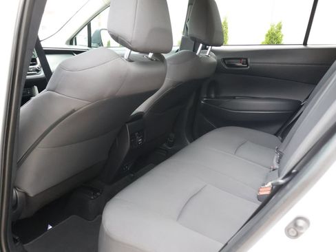Used 2022 Toyota Corolla Cross LE FWD image 15