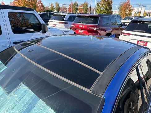 Used 2019 Genesis G70 3.3T Advanced w/ Sport Package image 3