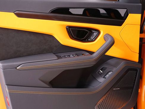 Used 2024 Lamborghini Urus S image 35