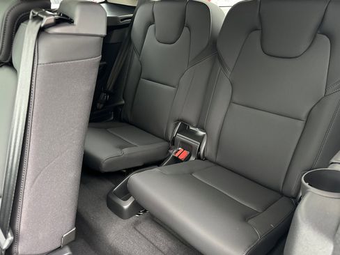 New 2025 Volvo XC90 B6 Core image 13