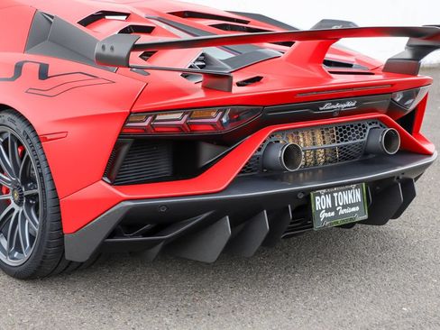 Used 2019 Lamborghini Aventador SVJ AWD/4WD image 39