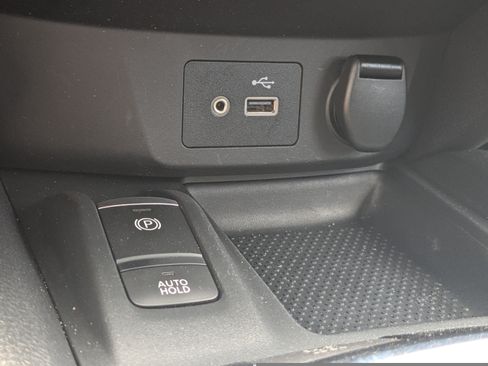 Used 2019 Nissan Rogue SV w/ Premium Package AWD/4WD image 20