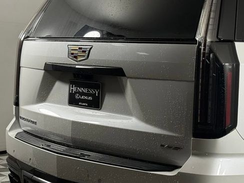Used 2025 Cadillac Escalade V AWD/4WD image 16