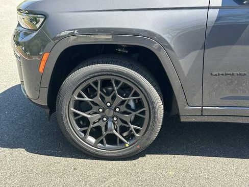New 2026 Jeep Grand Cherokee Summit AWD/4WD image 11