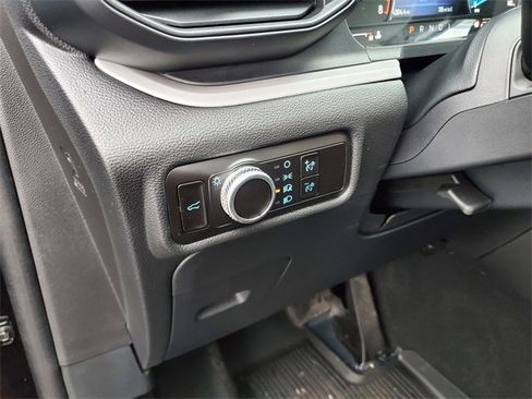 Used 2023 Ford Explorer XLT image 12