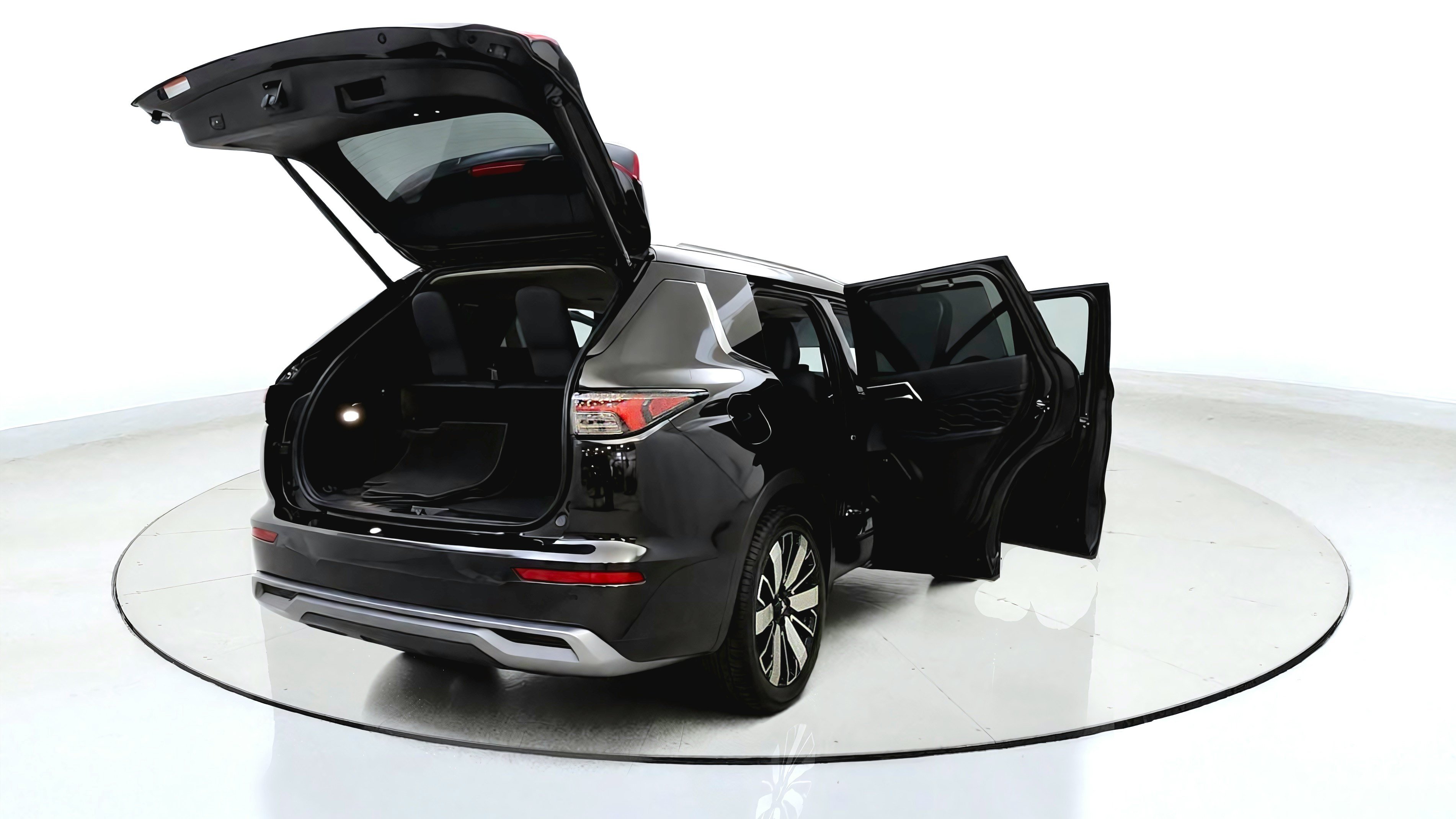 Used 2025 Mitsubishi Outlander AWD image 14